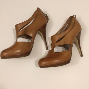White House Black Market Shoes - 🆕 WHBM Miranda Tan Heels White House Black Market Shoes - 🆕 WHBM Miranda Tan Heels